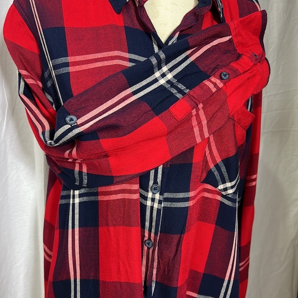 Ladies Woolrich button up shirt. Size medium - Picture 3 of 6